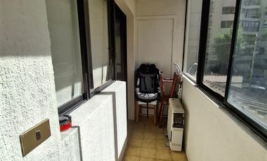Amplio, 145m2 con terraza,3 dorm. 3 baños, estacionamiento