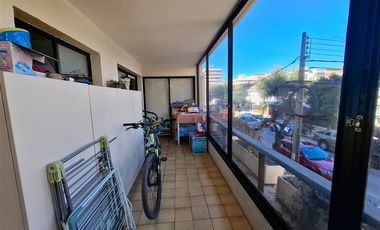 Amplio, 145m2 con terraza,3 dorm. 3 baños, estacionamiento