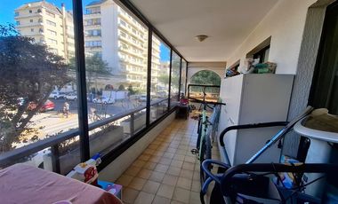 Amplio, 145m2 con terraza,3 dorm. 3 baños, estacionamiento