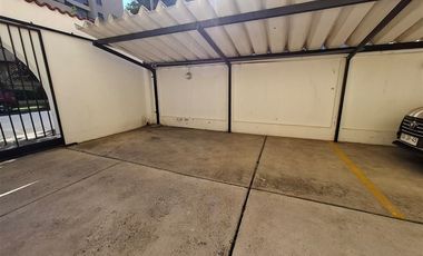 Amplio, 145m2 con terraza,3 dorm. 3 baños, estacionamiento