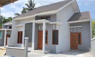 JUAL MURAH RUMAH MEWAH SIAP HUNI DI SEYEGAN HANYA 300 JUTAAN