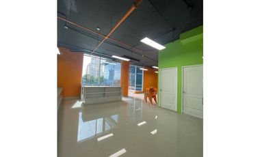 PLAZA EDISON/Local para Cafetería/ 200 m²/ con mobiliario/alquiler