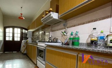 Av. Belgica-casa-venta