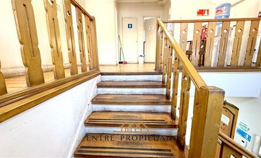 Casa comercial en arriendo de 9 dorm. en Providencia