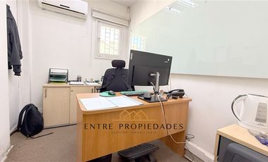 Casa comercial en arriendo de 9 dorm. en Providencia