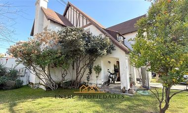 Casa comercial en arriendo de 9 dorm. en Providencia