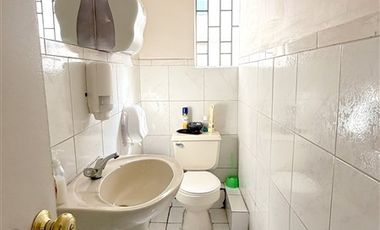 Casa comercial en arriendo de 9 dorm. en Providencia