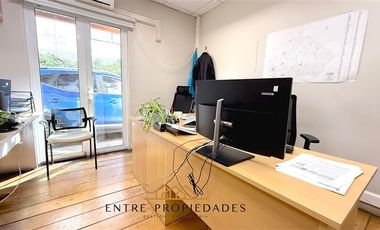 Casa comercial en arriendo de 9 dorm. en Providencia