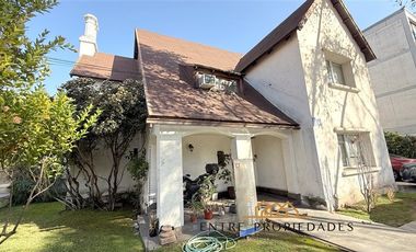 Casa comercial en arriendo de 9 dorm. en Providencia