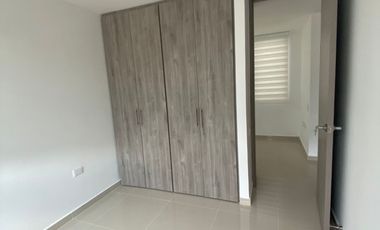 apartamento en arriendo en el hato. Cod A120247