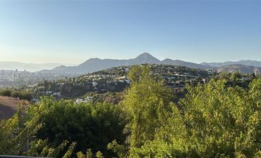 Depto en venta de 3 dorm.+ serv en San Carlos de Apoquindo