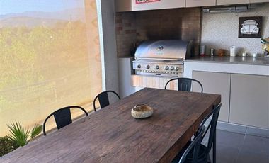 Depto en venta de 3 dorm.+ serv en San Carlos de Apoquindo