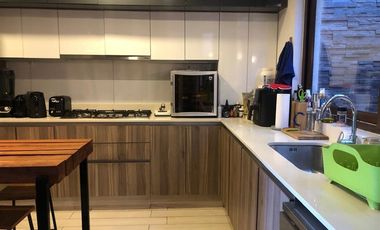 Depto en venta de 3 dorm.+ serv en San Carlos de Apoquindo
