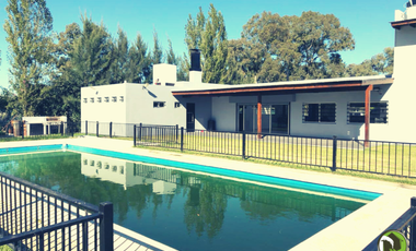 VENTA - CASA QUINTA - LA PLATA.