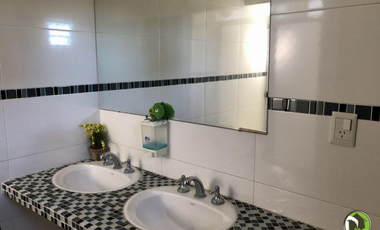 VENTA - CASA QUINTA - LA PLATA.
