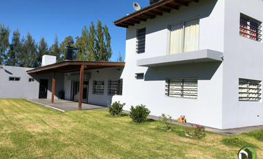 VENTA - CASA QUINTA - LA PLATA.