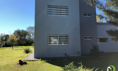 VENTA - CASA QUINTA - LA PLATA.