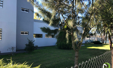 VENTA - CASA QUINTA - LA PLATA.