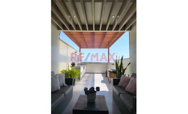 Venta De Hermoso Triplex