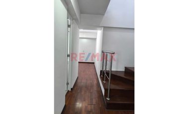 Venta De Hermoso Triplex