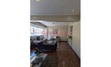 Venta De Hermoso Triplex