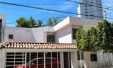 Casa en Venta, Altamira, cerca a Plaza Patria, Zapopan
