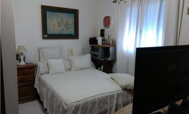 Casa con dos galpones sobre lote de 1900 m2 + 4 hectares de tierra en lo mejor de Nicanor Otamendi