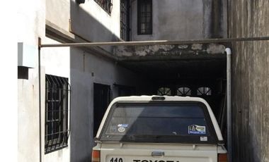 Casa PH en venta en Sarandi Oeste