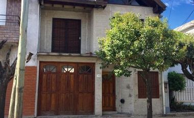 Casa PH en venta en Sarandi Oeste