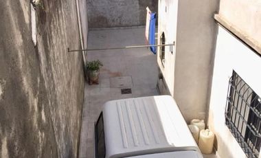 Casa PH en venta en Sarandi Oeste