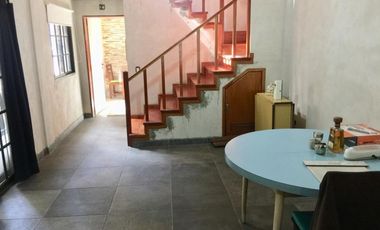 Casa PH en venta en Sarandi Oeste