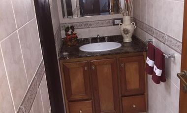 Casa PH en venta en Sarandi Oeste