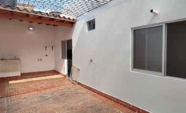 casa en venta en la parada. Cod V28815