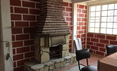 ¡¡¡OPORTUNIDAD! SE  VENDE, excelente inmueble con 2 departamentos y 3 locales