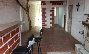 ¡¡¡OPORTUNIDAD! SE  VENDE, excelente inmueble con 2 departamentos y 3 locales