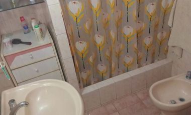 VENTA Gran ubicación casa con 2 dormitorios y 420 metros cuadrados de lote APTA CRÉDITO