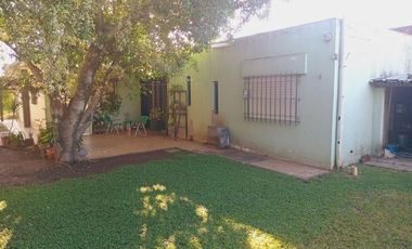 VENTA Gran ubicación casa con 2 dormitorios y 420 metros cuadrados de lote APTA CRÉDITO