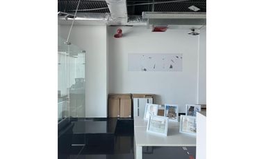 Alquilo Oficina en la torre Global Bank