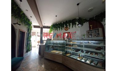 Alquilo Local Comercial En Avenida En El Distrito La Molina