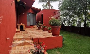 VENTA DE RESIDENCIA EN CLUB CAMPESTRE ERANDENI,DE UNA PLANTA CON ALBERCA.