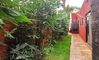 VENTA DE RESIDENCIA EN CLUB CAMPESTRE ERANDENI,DE UNA PLANTA CON ALBERCA.