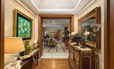 Dijual Luxurious Home Lokasi Strategis In Menteng