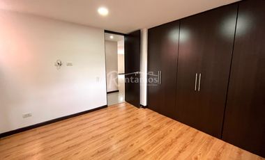 apartamento en arriendo en zuñiga. Cod A776848