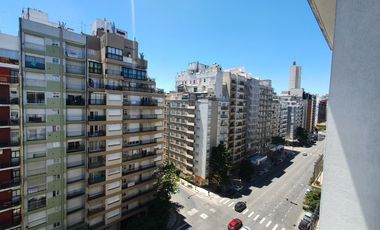 Departamento . dos ambientes . a la calle