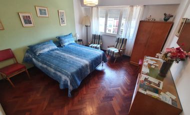 Departamento . dos ambientes . a la calle