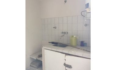 LOCAL EN VENTA, SOBRE AVENIDA BS AS!