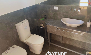 CASA EN 2 PLANTAS EN JUNIN BA BARRIO SEMI CERRADO