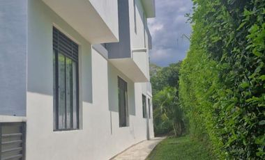 casa en venta en la mesa. Cod V8637575