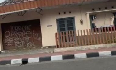 Rumah Strategis Pinggir Jalan di Kota Yogyakarta
