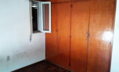 CASA EN GDRO. BAIGORRIA CON GRAN TERRENO (A MODERNIZAR)